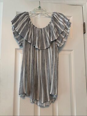 Tramp Striped Ruffle Off-Shoulder Top - Black & White